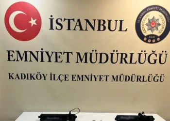 Kadıköy’de narkotik operasyonu: İş yerindeki gizli bölmeden uyuşturucu çıktı