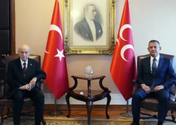 Bahçeli ile Özel telefonda görüştü