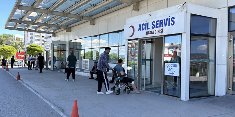 Bakan Memişoğlu duyurdu: Kurban kesimi sırasında 13 bin 513 kişi hastanelik oldu