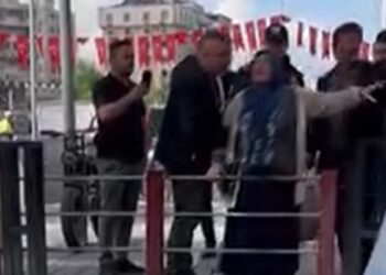 ‘Biz açız’ feryadı bayramlaşmaya damga vurdu