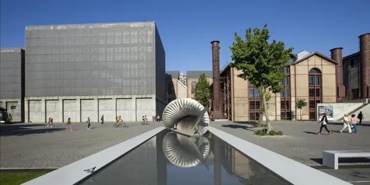 Resmi Gazete’de yayınlandı. Bilgi Üniversitesi eğitime devam edecek