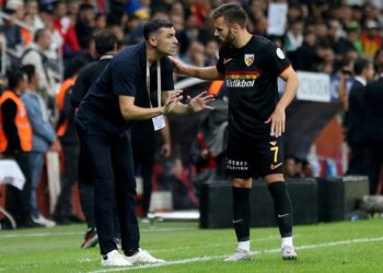 Burak Yılmaz, Kayserispor teknik direktörlüğünden istifa etti