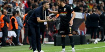 Burak Yılmaz, Kayserispor teknik direktörlüğünden istifa etti