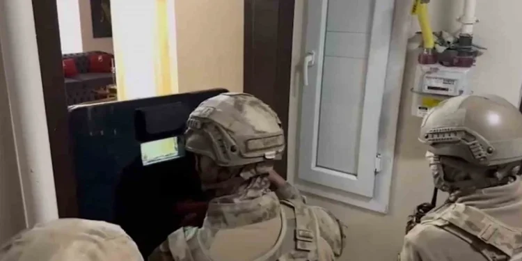 Askerlik için sahte çürük raporu düzenleyenlere operasyon: 38 kişi tutuklandı