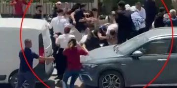 Şırnak’ta iki aile arasında taşlı sopalı ve bıçaklı kavga: 8 yaralı 17 gözaltı