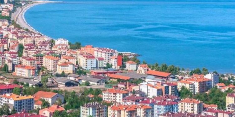 Bayram tatili için o ilçeye nüfusunun on katı turist geldi
