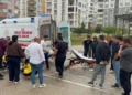 Adana’da motosiklet hafif ticari araca çarptı: İki kişi yaralandı