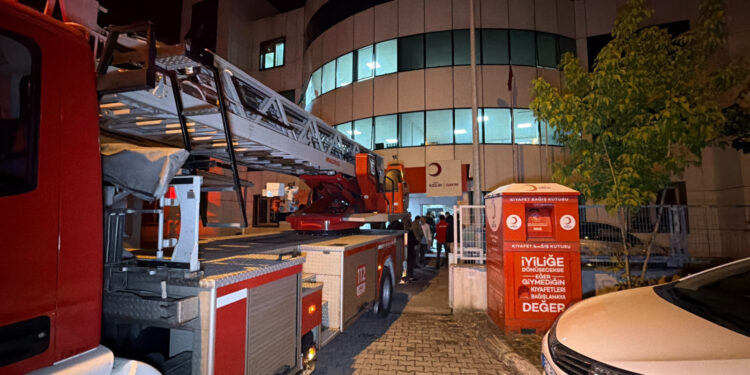 Düzce’de huzurevi yangını: 54 kişi tahliye edildi
