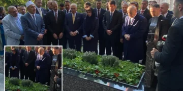 Bahçeli, Türkeş’in mezarını ziyaret etti