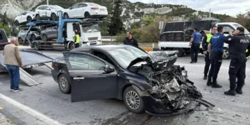 Burdur’da zincirleme trafik kazası: Beş kişi yaralandı