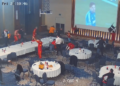 Galatasaraylı futbolcular kendinden geçti!  Eline sandalyeyi alıp sevindi