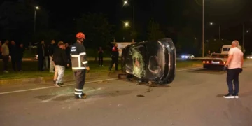 Ordu’da alkollü sürücü park halindeki hafif ticari araca çarptı: İki kişi yaralandı