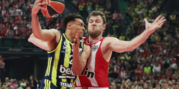 Fenerbahçe, EuroLeague’deki bilet sorunuyla ilgili yasal yollara başvuracak