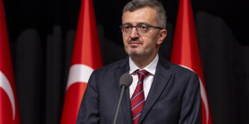 İletişim Başkanı Duran: “Soykırımcı İsrailli bir bakanın, aktivistlere yönelik bu barbarlığı, tarihin karanlık sayfalarında yerini almıştır”