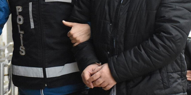 İzmir’de kasten öldürme suçundan aranan hükümlü yakalandı