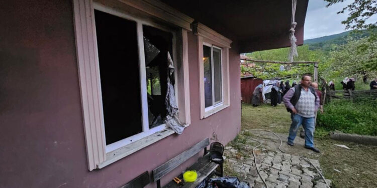 Kastamonu’da benzinle soba yakmak isteyen 4 kişi ölümden döndü