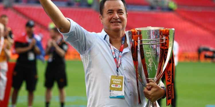 Premier Lig’e yükselen Hull City’nin sahibi Acun Ilıcalı: “Böyle bir gururu hayatımda yaşamadım”