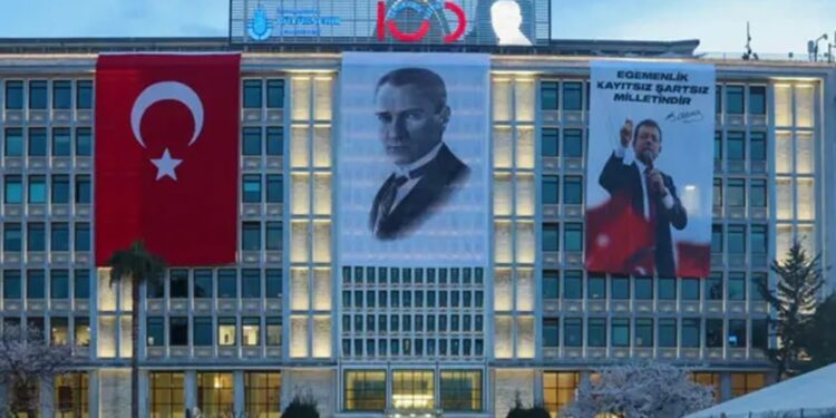 İBB’nin Saraçhane binasına göz koydular