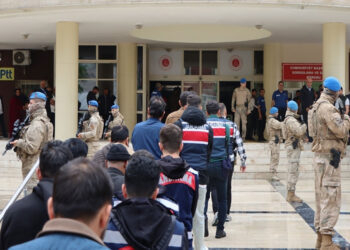 Şanlıurfa’da eş zamanlı operasyon: DEAŞ’a finans sağlayan 7 kişi yakalandı
