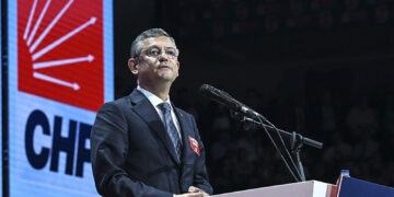 Özgür Özel CHP’nin Grup Başkanı oldu