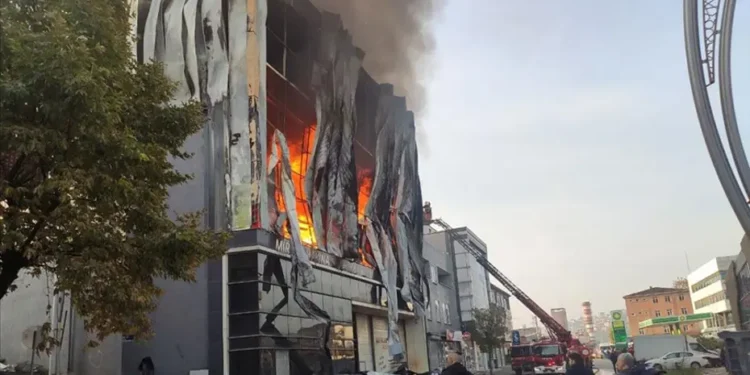 7 kişinin öldüğü fabrika yangını faciası. 3 kişi tahliye edildi