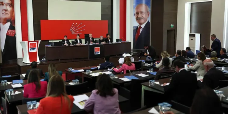 CHP’de kimler Kılıçdaroğlu’na destek veriyor? Parti Meclisi’nde dengeler nasıl oluştu?