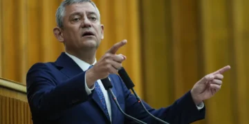 Özgür Özel cephesinde büyük çözülme: Yeni parti hamlesi ters tepti