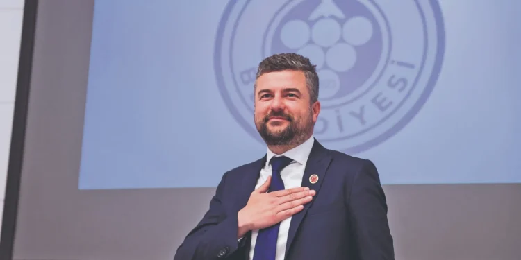 Buca Belediyesi’ne yolsuzluk soruşturmasında yeni detaylar! WhatsApp’taki kirli pazarlık dosyada