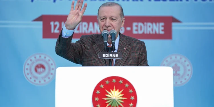 Selimiye Camii yeniden ibadete açıldı! Başkan Erdoğan’dan muhalefete tepki: Vekil misiniz yoksa militan mı?