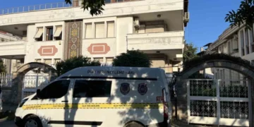 Villada kanlı tartışma: Kardeşini silahla yaraladı