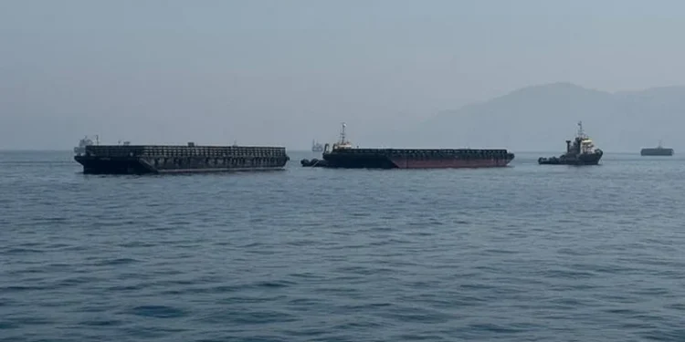 İran Hürmüz Boğazı’nı her türlü gemi geçişine kapattı