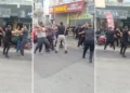 Cadde ortasında esnaf ile vatandaşlar arasında kavga: Polis dahil beş yaralı