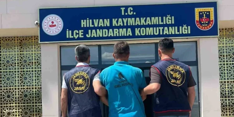 Kılık değiştirerek saklanan cinayet zanlısı yakalandı