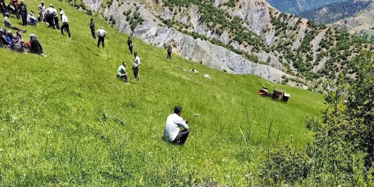 Çorum’da traktör devrildi: Sürücü hayatını kaybetti