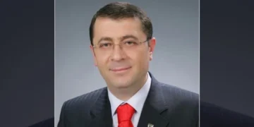 Kayseri Vali Yardımcısı Şenol Esmer kalp krizi nedeniyle hayatını kaybetti