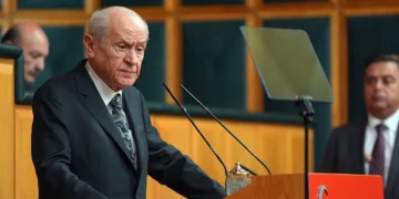 Bahçeli’den Özgür Özel’e gönderme: Ergen devrimci