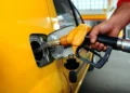 Motorin ve benzinde 10 günlük dev satış! Araç sahipleri litre litre akaryakıt aldı