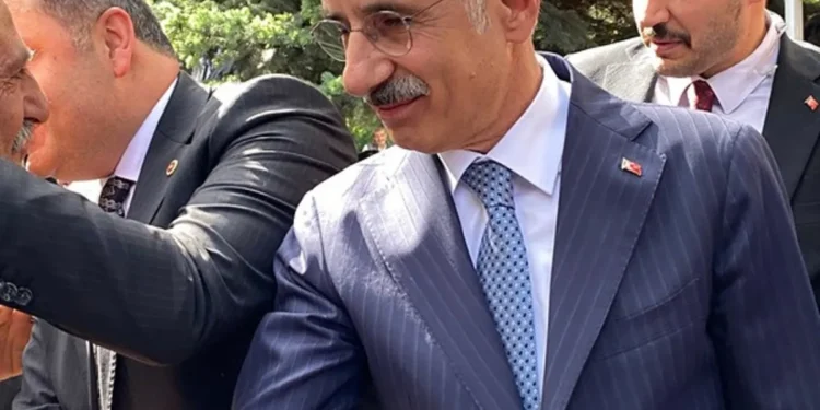 Bakan Uraloğlu açıkladı: Ortalama uçuş trafiğini iki kat aştık