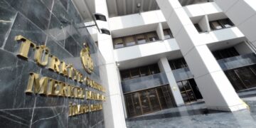 Savaş bitse bile yüksek faiz dönemi sürecek