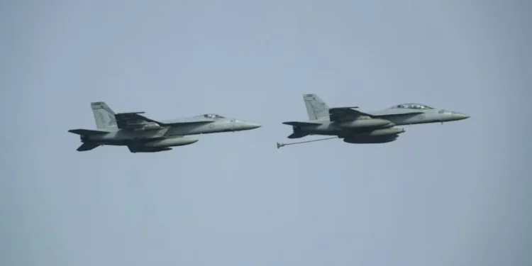 ABD ordusunda alarm: F/A-18 savaş uçağı düştü