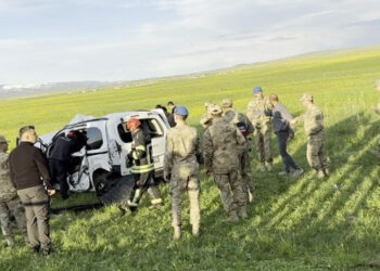 Feci kaza… Ticari araç takla attı: 1’i bebek 3 ölü, 4 yaralı
