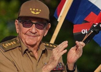 30 yıl sonra ilk kez halkın karşısına çıktı! 95. yaş gününü kutladı