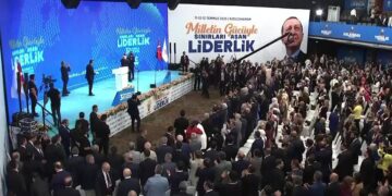 AK Parti kampa giriyor
