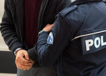 Kendilerini polis ve savcı olarak tanıtan şüpheliler yakalandı
