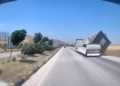 TIR’da yüklü konteyner, fırtınada düştü