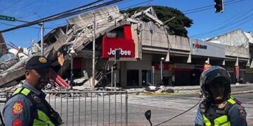 Filipinler’de 7.8 şiddetinde deprem! Tsunami uyarısı verildi: Sıcak görüntüler