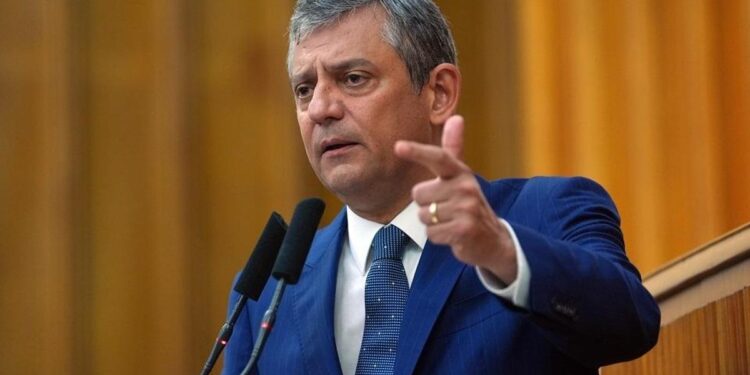ÖZGÜR ÖZEL’İN DOKUNULMAZLIĞI KALKACAK MI? Yolsuzluk soruşturma fezlekeleri Meclis’te