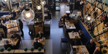 Ticaret Bakanlığı duyurdu: Servis ücreti alan işletmeye ceza