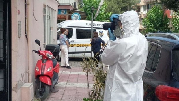 Manisa’da evden gelen ‘kötü koku’ acı gerçeği ortaya çıkardı, modacı evinde ölü bulundu