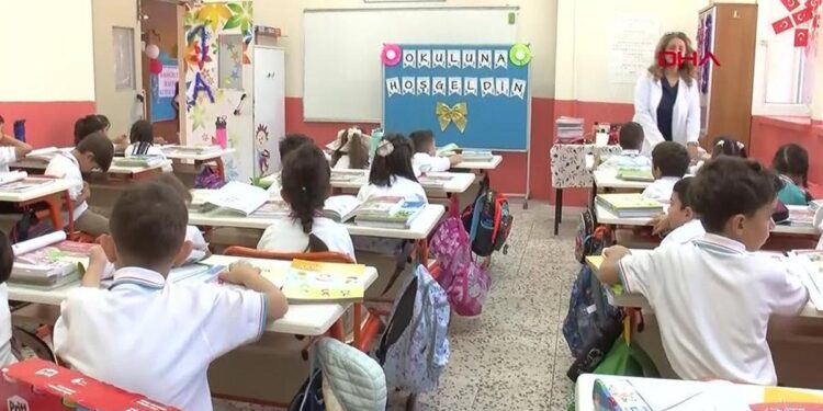 Bakan Tekin: “Ara tatilleri kaldırmıyoruz”